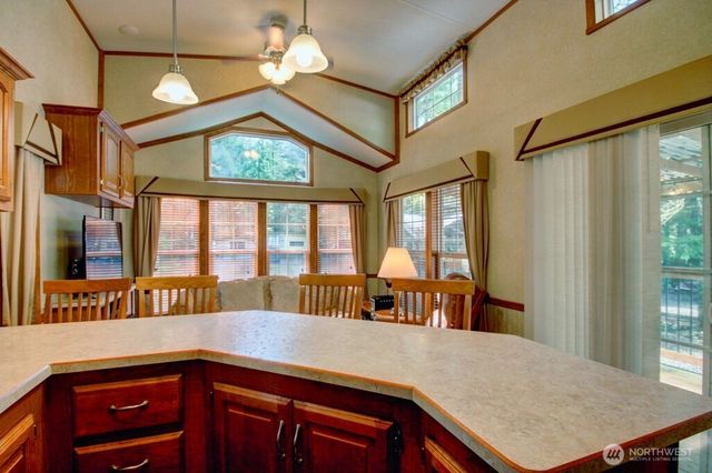 25 Drial Loop, Deming, WA 98244