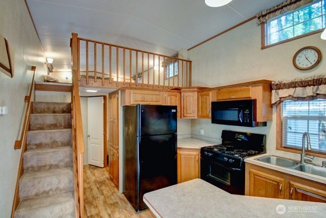 25 Drial Loop, Deming, WA 98244