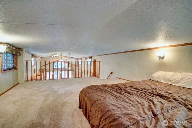 25 Drial Loop, Deming, WA 98244