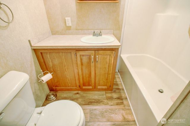 25 Drial Loop, Deming, WA 98244