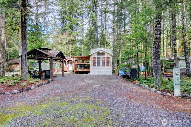 25 Drial Loop, Deming, WA 98244