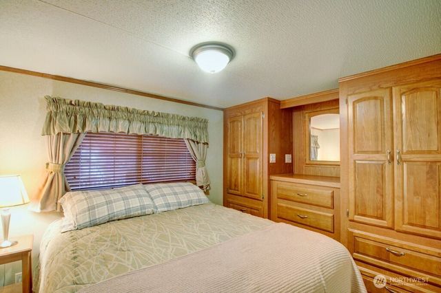 25 Drial Loop, Deming, WA 98244