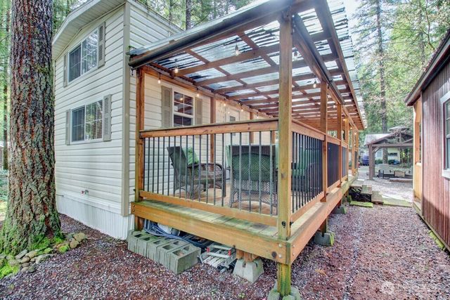 25 Drial Loop, Deming, WA 98244