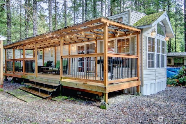 25 Drial Loop, Deming, WA 98244
