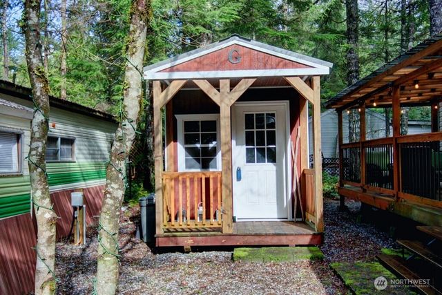 25 Drial Loop, Deming, WA 98244