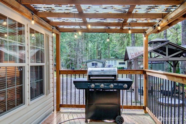 25 Drial Loop, Deming, WA 98244