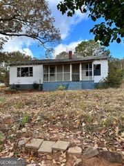 796 Shoemaker Road, West Point, GA 31833