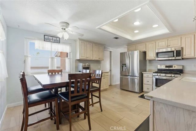 7868 Arrowhead Lake Road, Hesperia, CA 92345