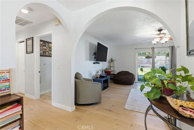 7868 Arrowhead Lake Road, Hesperia, CA 92345