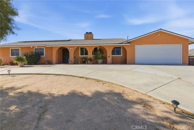 7868 Arrowhead Lake Road, Hesperia, CA 92345