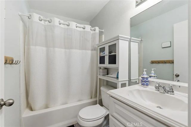 7868 Arrowhead Lake Road, Hesperia, CA 92345