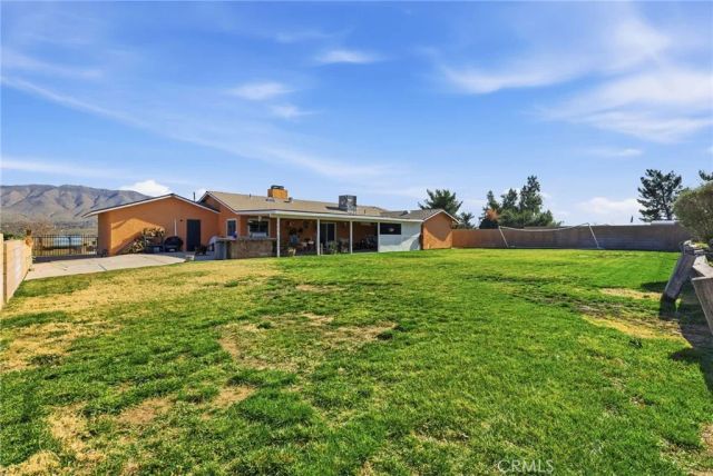 7868 Arrowhead Lake Road, Hesperia, CA 92345