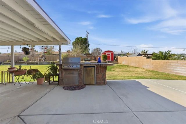 7868 Arrowhead Lake Road, Hesperia, CA 92345