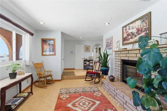 7868 Arrowhead Lake Road, Hesperia, CA 92345