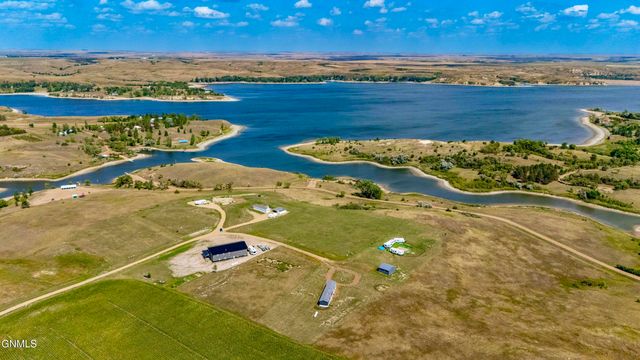 6812 E Schatz Lane, Lake Tschida, ND 58533 property photo