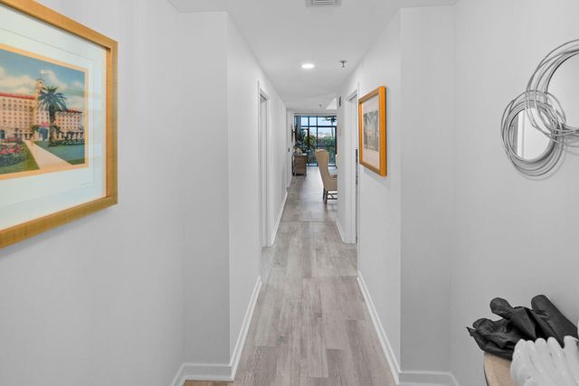 11370 Twelve Oaks Way 118, North Palm Beach, FL 33408