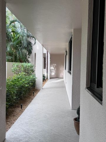 11370 Twelve Oaks Way 118, North Palm Beach, FL 33408