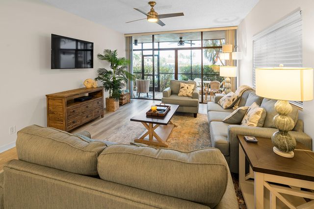 11370 Twelve Oaks Way 118, North Palm Beach, FL 33408