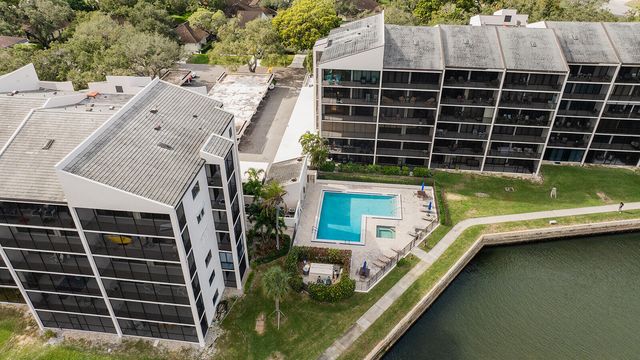 11370 Twelve Oaks Way 118, North Palm Beach, FL 33408
