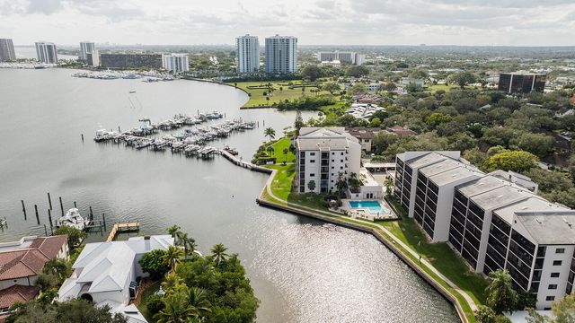 11370 Twelve Oaks Way 118, North Palm Beach, FL 33408