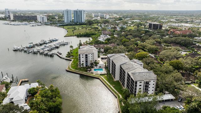 11370 Twelve Oaks Way 118, North Palm Beach, FL 33408