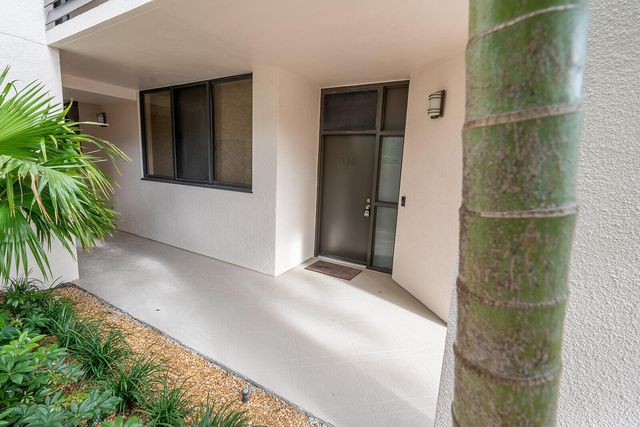 11370 Twelve Oaks Way 118, North Palm Beach, FL 33408