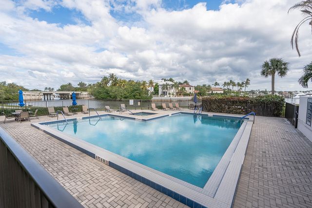 11370 Twelve Oaks Way 118, North Palm Beach, FL 33408