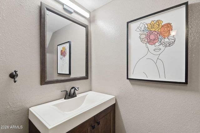 4815 E WINSTON Drive 3, Phoenix, AZ 85044