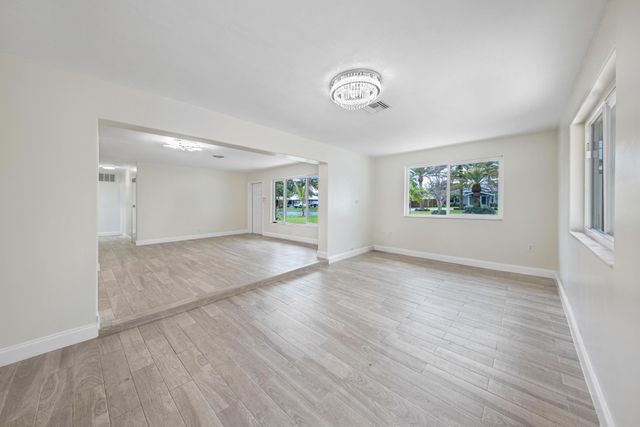 2611 NE 16th Street, Pompano Beach, FL 33062