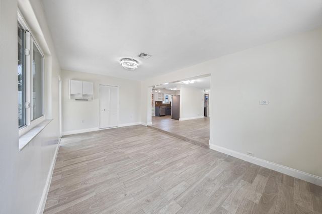 2611 NE 16th Street, Pompano Beach, FL 33062
