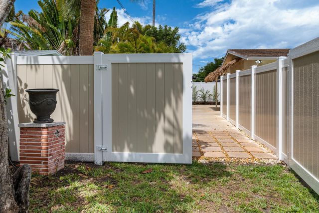 2611 NE 16th Street, Pompano Beach, FL 33062