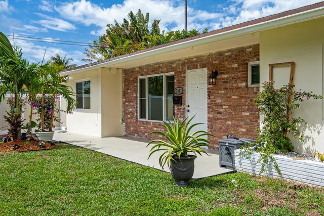 2611 NE 16th Street, Pompano Beach, FL 33062