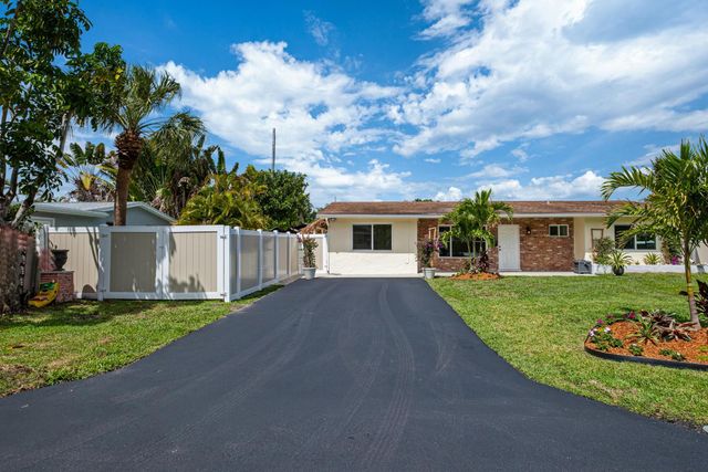2611 NE 16th Street, Pompano Beach, FL 33062