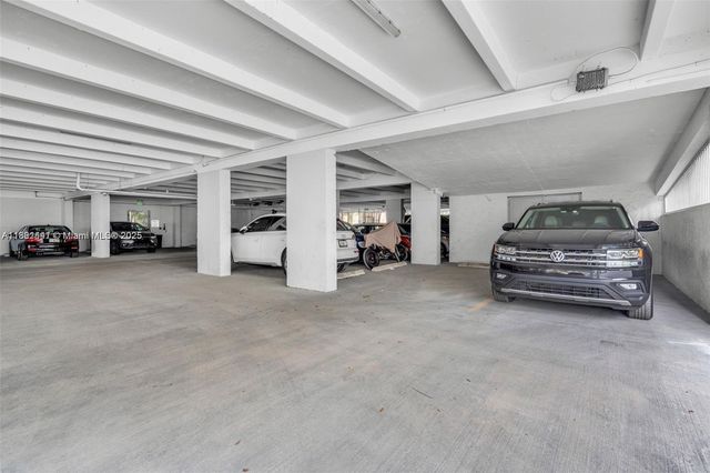 6900 Bay Dr 11F, Miami Beach, FL 33141