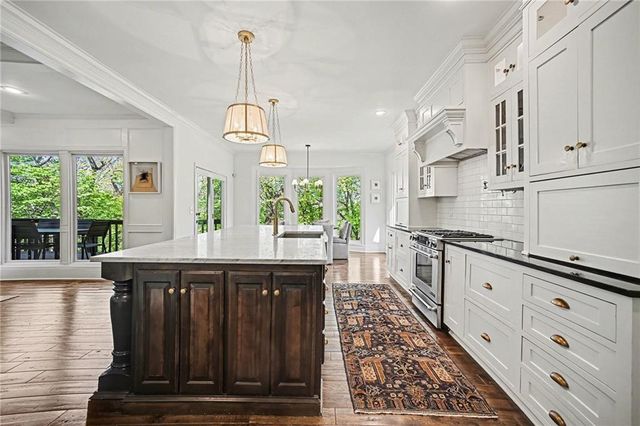 1129 Camelot Hill Street, Liberty, MO 64068