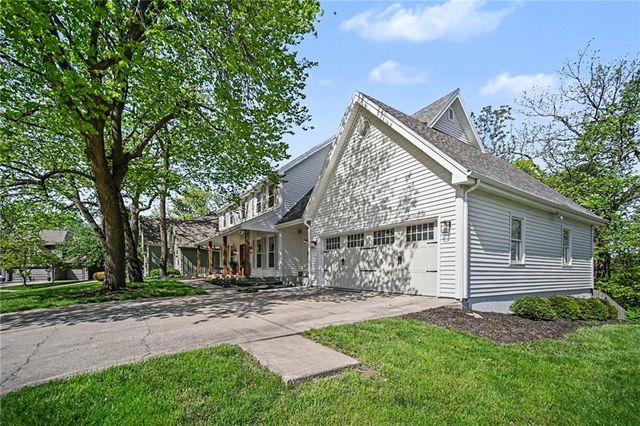 1129 Camelot Hill Street, Liberty, MO 64068