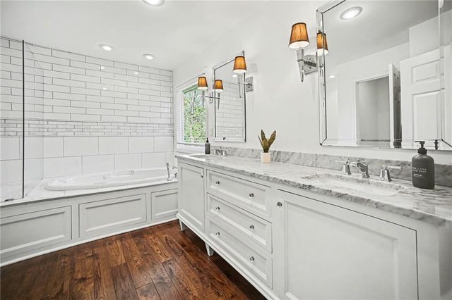 1129 Camelot Hill Street, Liberty, MO 64068