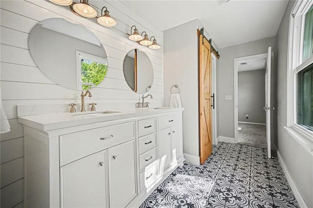 1129 Camelot Hill Street, Liberty, MO 64068