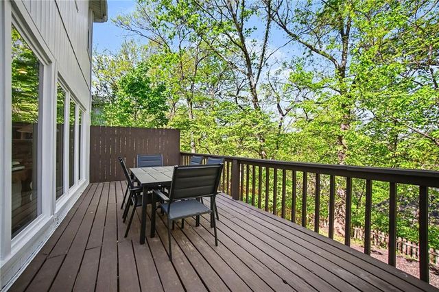 1129 Camelot Hill Street, Liberty, MO 64068