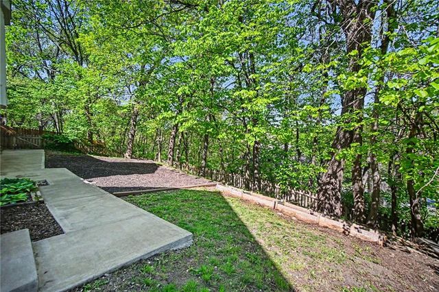 1129 Camelot Hill Street, Liberty, MO 64068