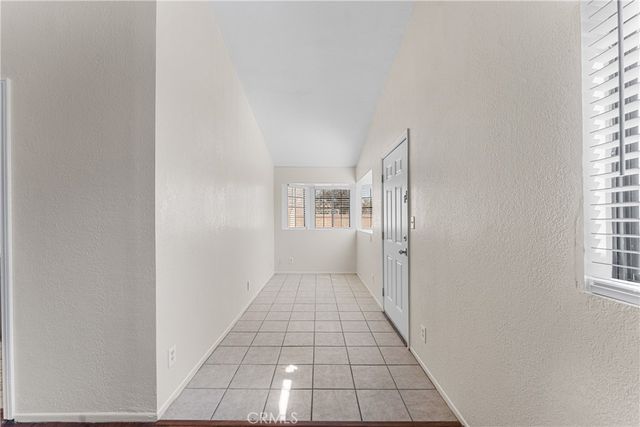 2427 Oakcrest, Palmdale, CA 93550