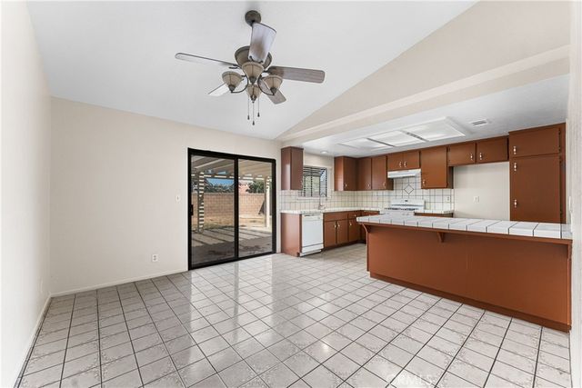 2427 Oakcrest, Palmdale, CA 93550