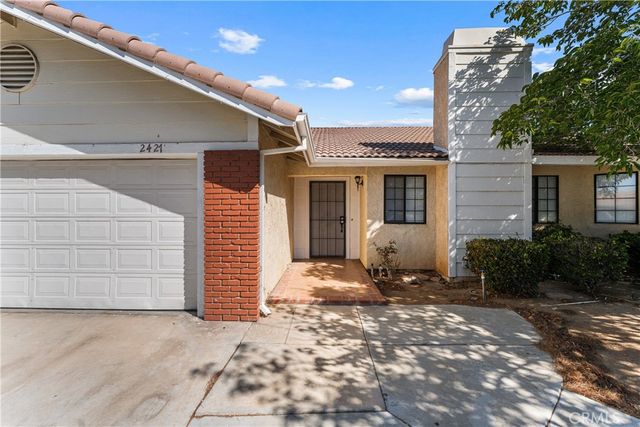 2427 Oakcrest, Palmdale, CA 93550