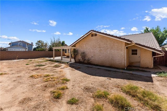 2427 Oakcrest, Palmdale, CA 93550