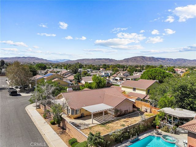 2427 Oakcrest, Palmdale, CA 93550
