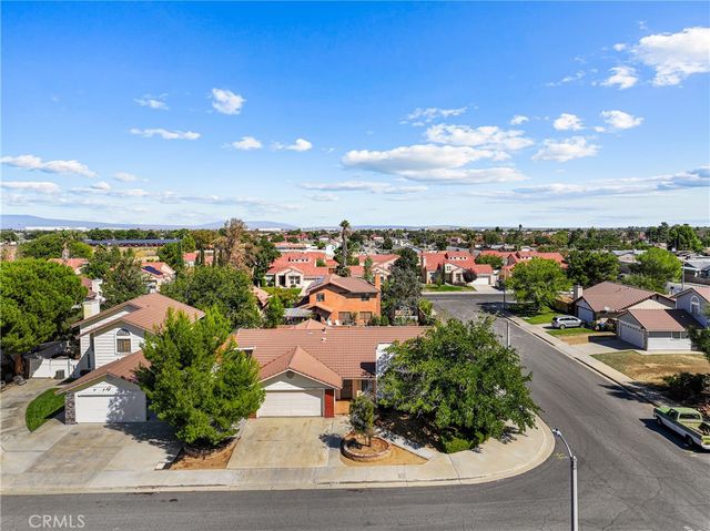 2427 Oakcrest, Palmdale, CA 93550