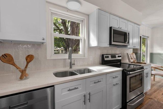 3115 Kyle Avenue N, Golden Valley, MN 55422