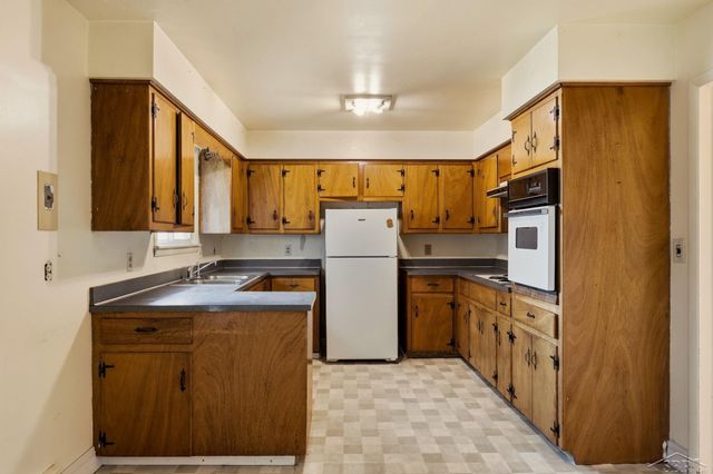 5098 S Venoy Road, Zilwaukee, MI 48604