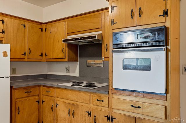 5098 S Venoy Road, Zilwaukee, MI 48604