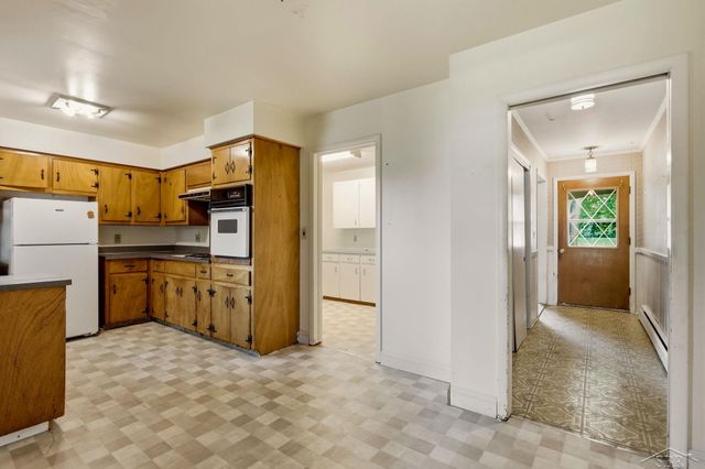 5098 S Venoy Road, Zilwaukee, MI 48604